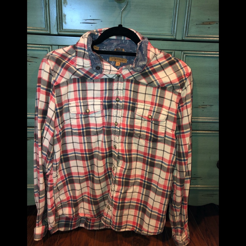 Plaid long sleeve shirt in perfect condition